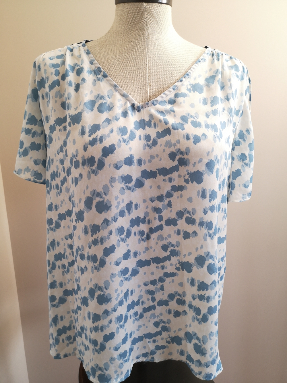 Papermoon Blue Printed V-Neck Blouse Size M
